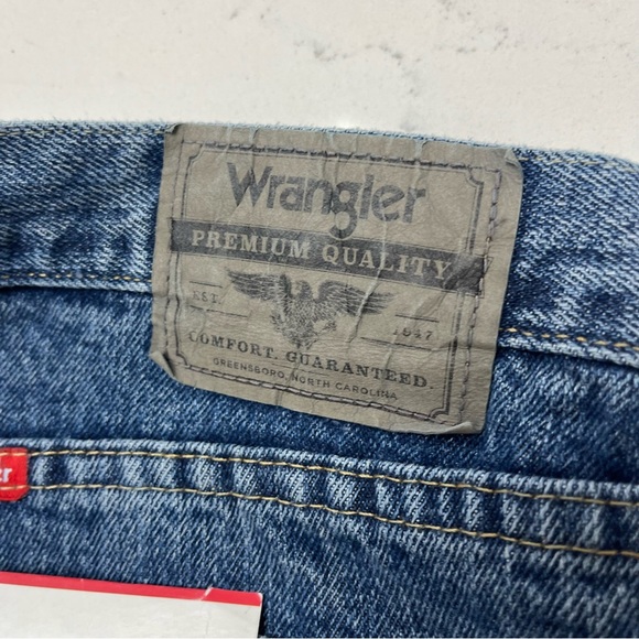 Men’s wrangler jeans, relaxed fit, 50x32 NWT!! - Picture 5 of 7